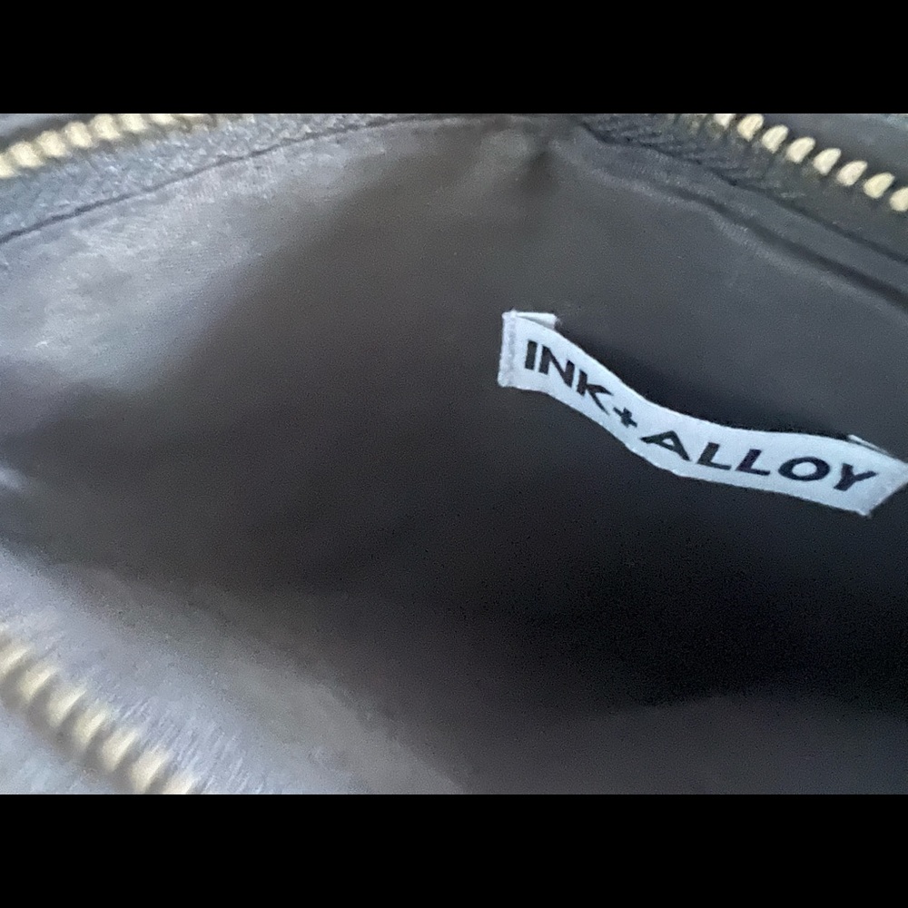 Purse - Picture 3 of 5